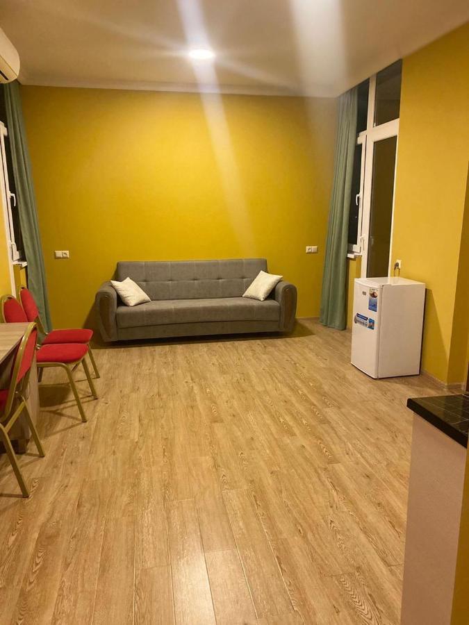 Mimino Aparthotel Batoemi Buitenkant foto