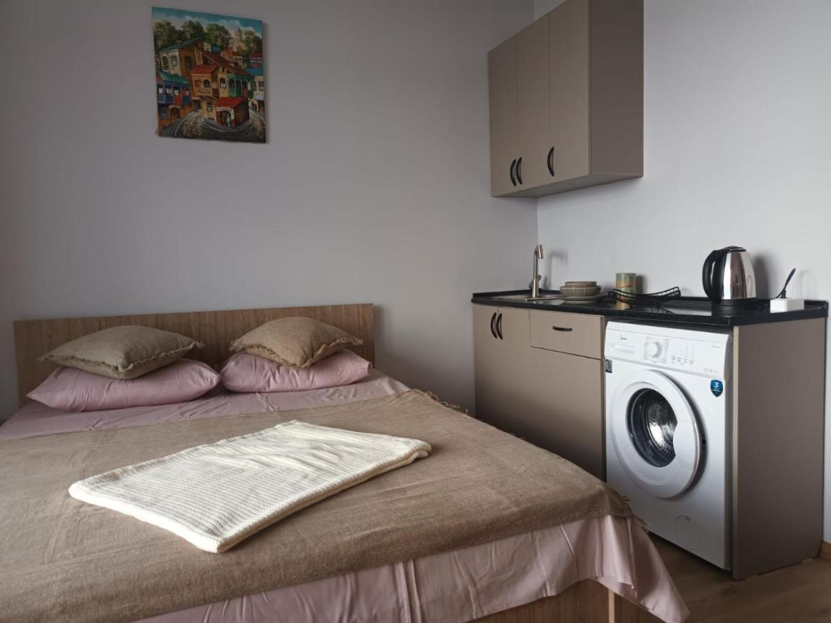 Mimino Aparthotel Batoemi Buitenkant foto