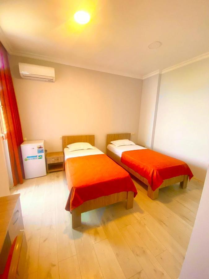 Mimino Aparthotel Batoemi Buitenkant foto