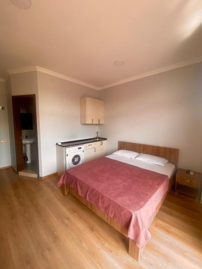 Mimino Aparthotel Batoemi Buitenkant foto