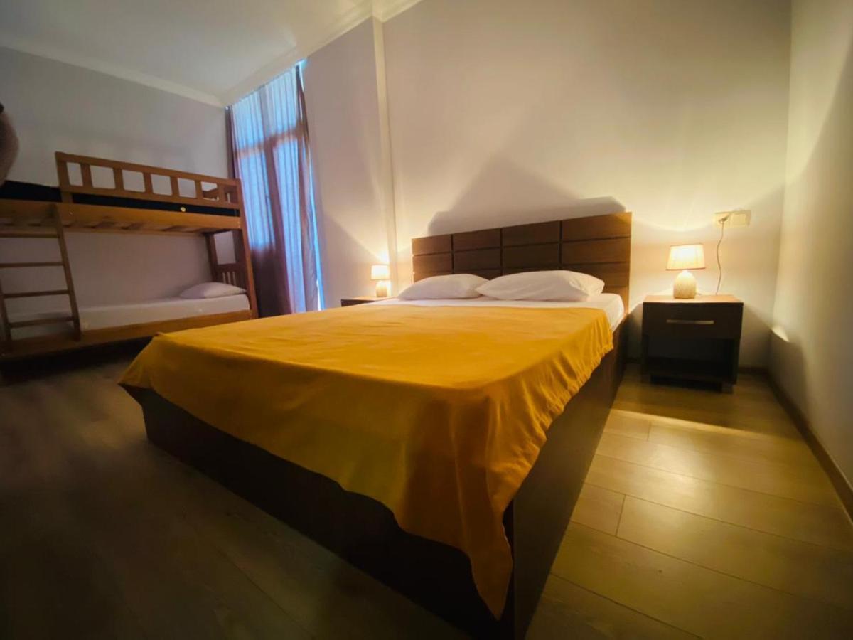 Mimino Aparthotel Batoemi Buitenkant foto